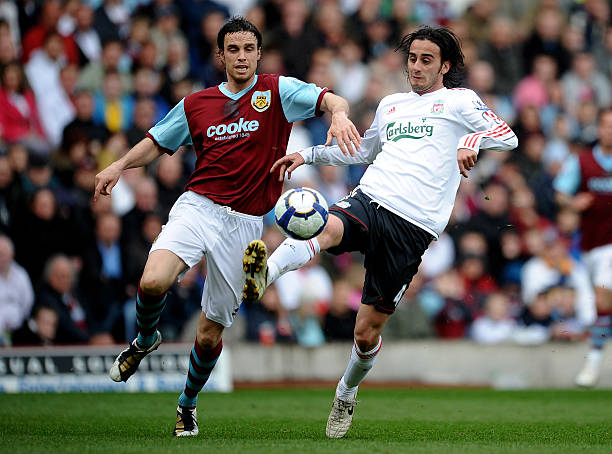 在攻防两端 在攻防两端